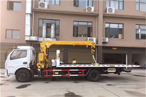 榆树附近汽车轮胎更换